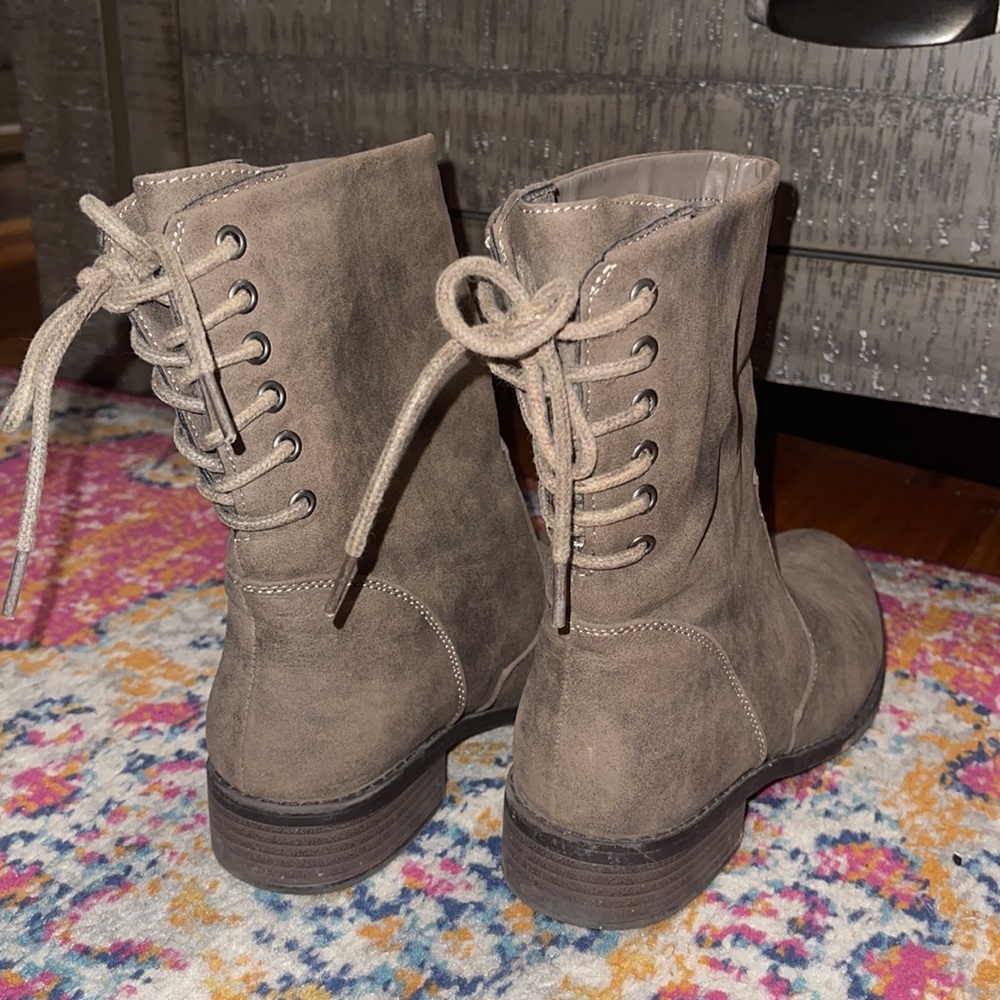 Boots - Picture 2 of 4